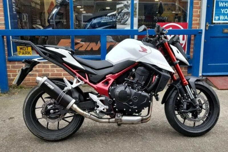 Honda CB750 Hornet: Powerful 75Nm torque, wheelie control and an ex-showroom price of ₹ 8.59 lakh