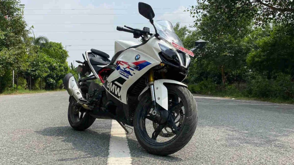 BMW G310 RR: Racing bike with 160kmph speed and 33.5 bhp power for ₹3.05 lakh