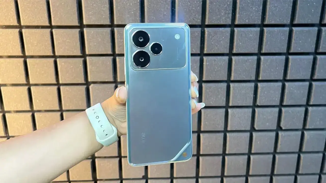 Realme P4 Pro 5G Review: 144Hz AMOLED Display, दमदार Camera और Performance