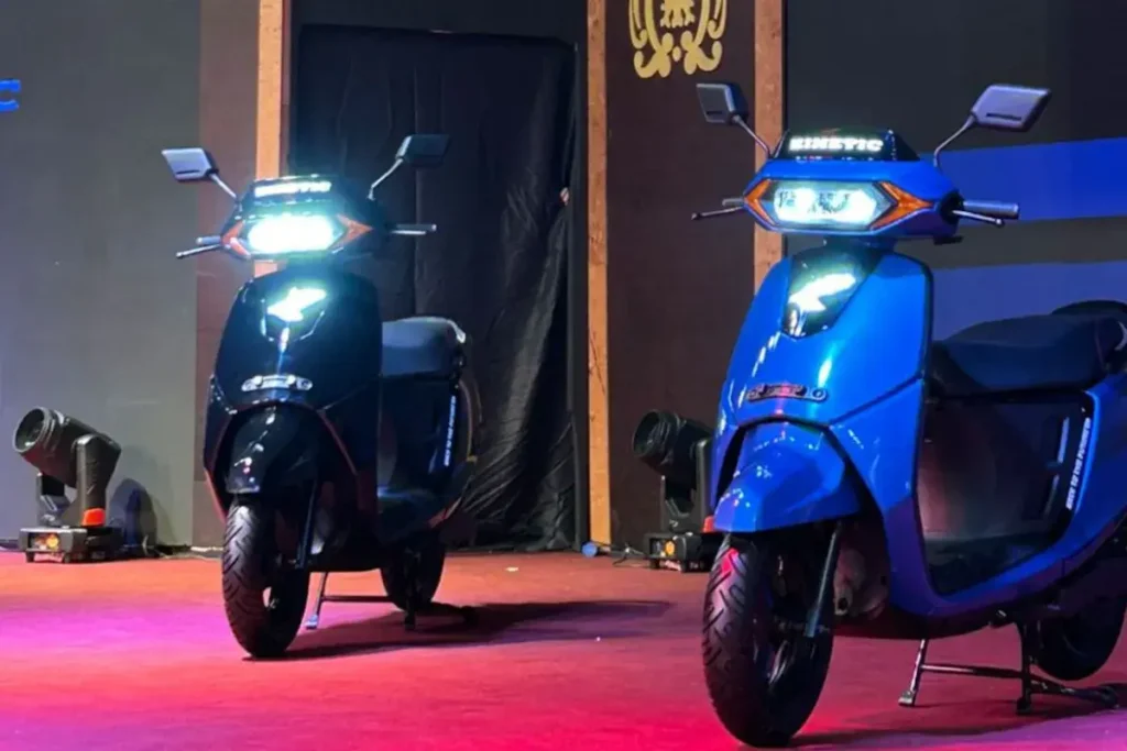 Kinetic DX Electric Scooter: 2.6 kWh LFP battery, cruise control and keyless start for just ₹1,11,499