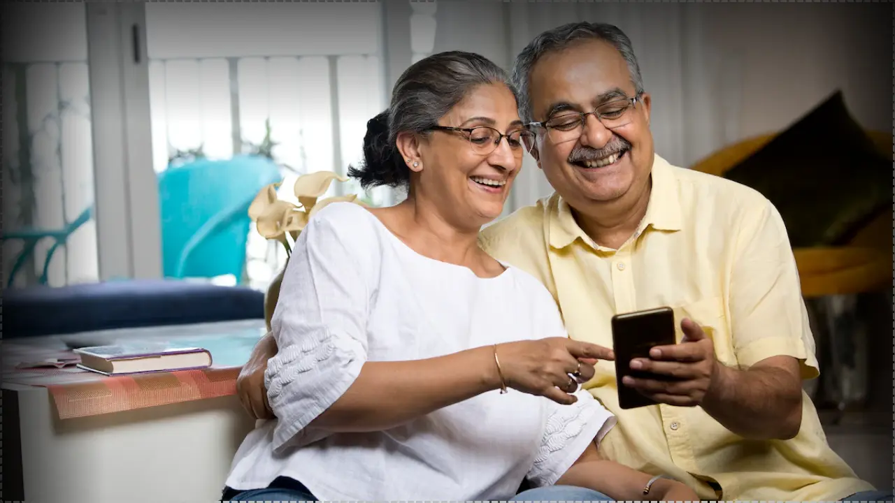 सीनियर सिटीजन के लिए 5 बड़ी सरकारी योजनाएं, पेंशन से लेकर स्वास्थ्य सुविधाओं तक सबकुछ